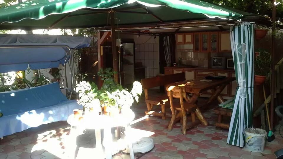 Cazare la curte 2 camere tip apartament