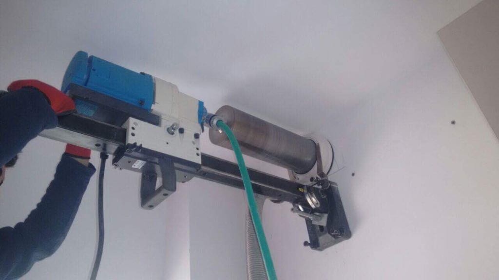 Oferim servicii de taiere beton, perforare/carotare elemente si suprafete, demolari controlate