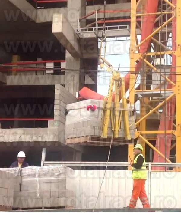 Furci de macara pentru macarale montabile pe camion