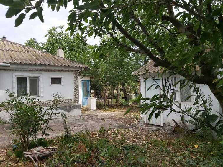 Casă la țară cu teren de 3000m²
