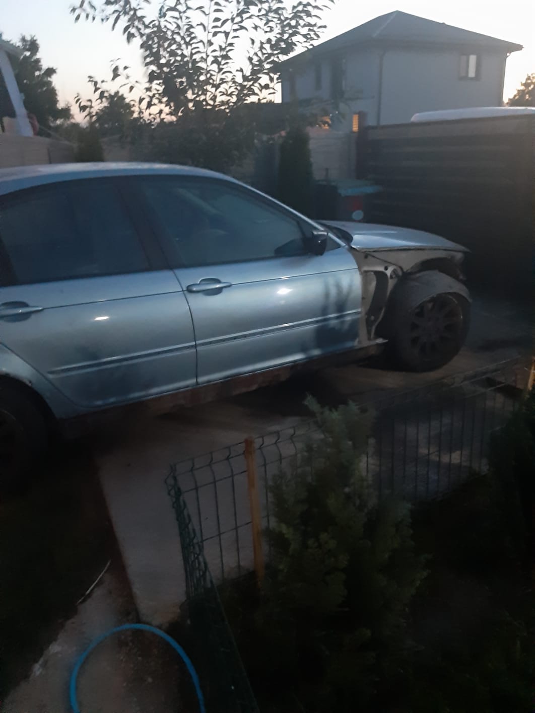 Dezmembrez BMW E 46 2002