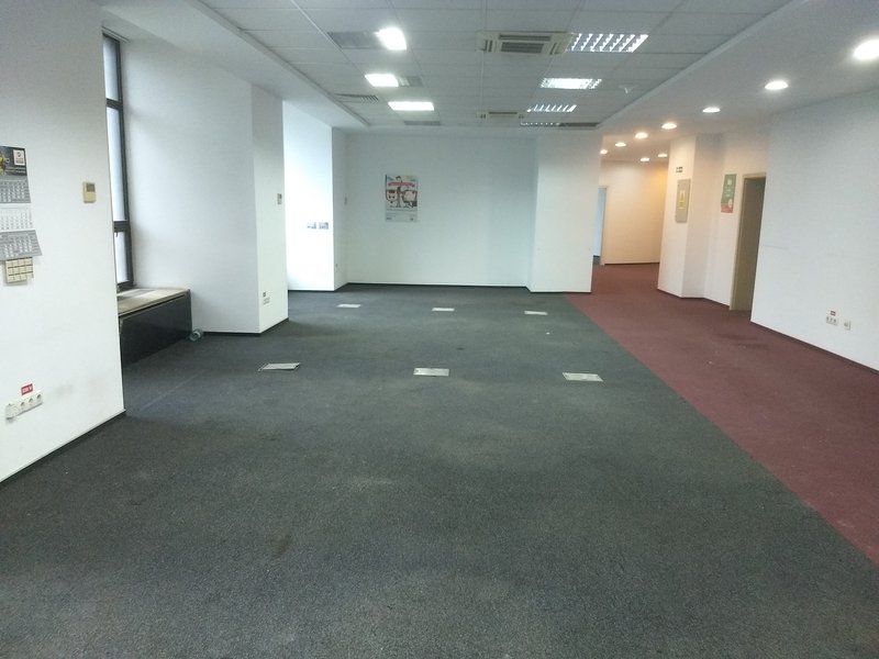 Spatiul commercia zona Unirii Splaiul independentei