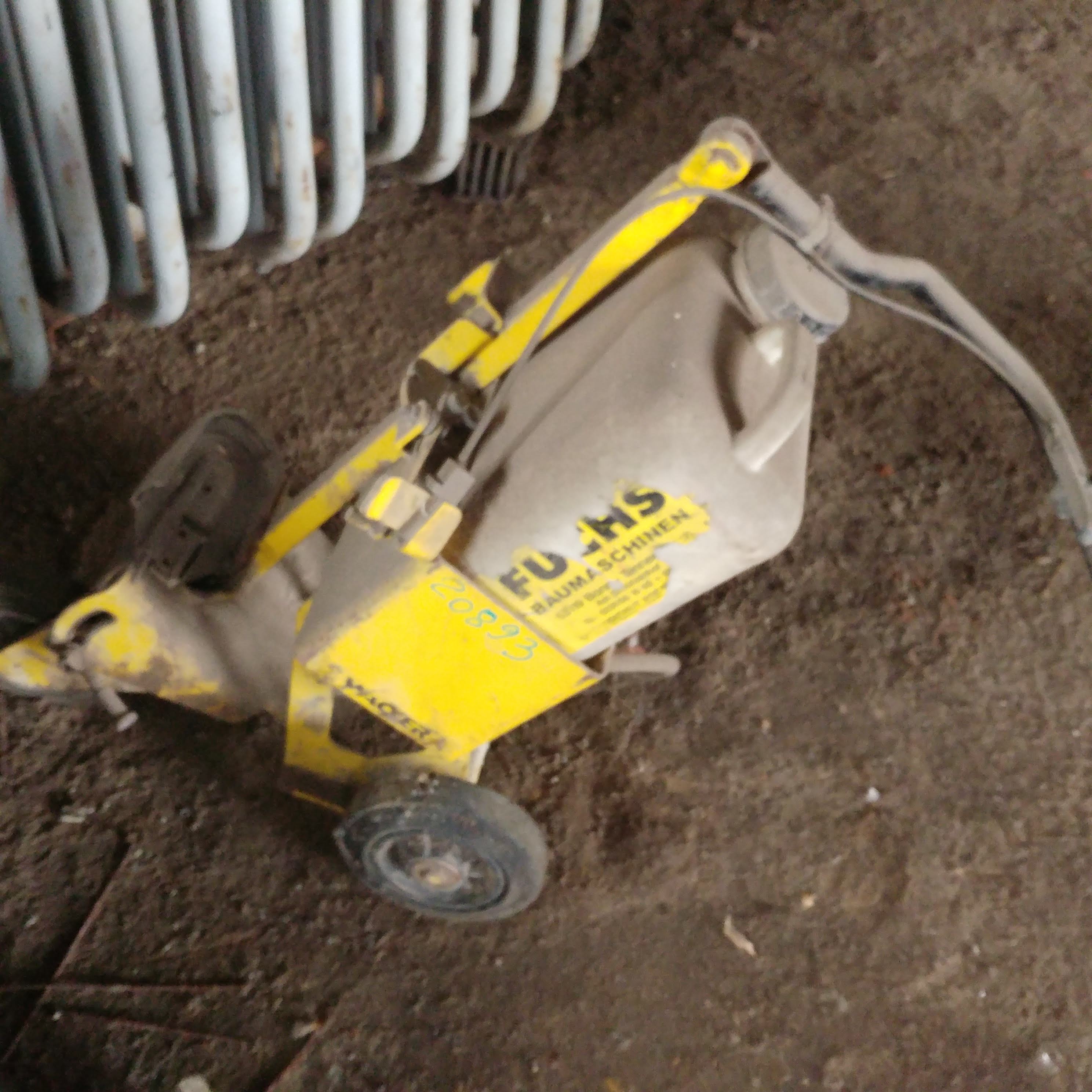 Masina de taiat asfalt Wacher