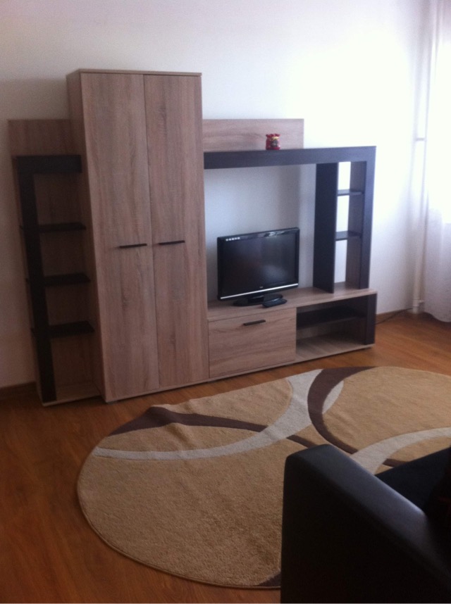 Inchiriez apartament 2 camere Tiran