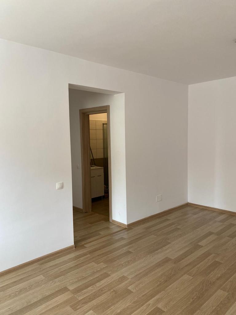 Proprietar  3 camere Militari Residence -73mpu-58000 EURO cash