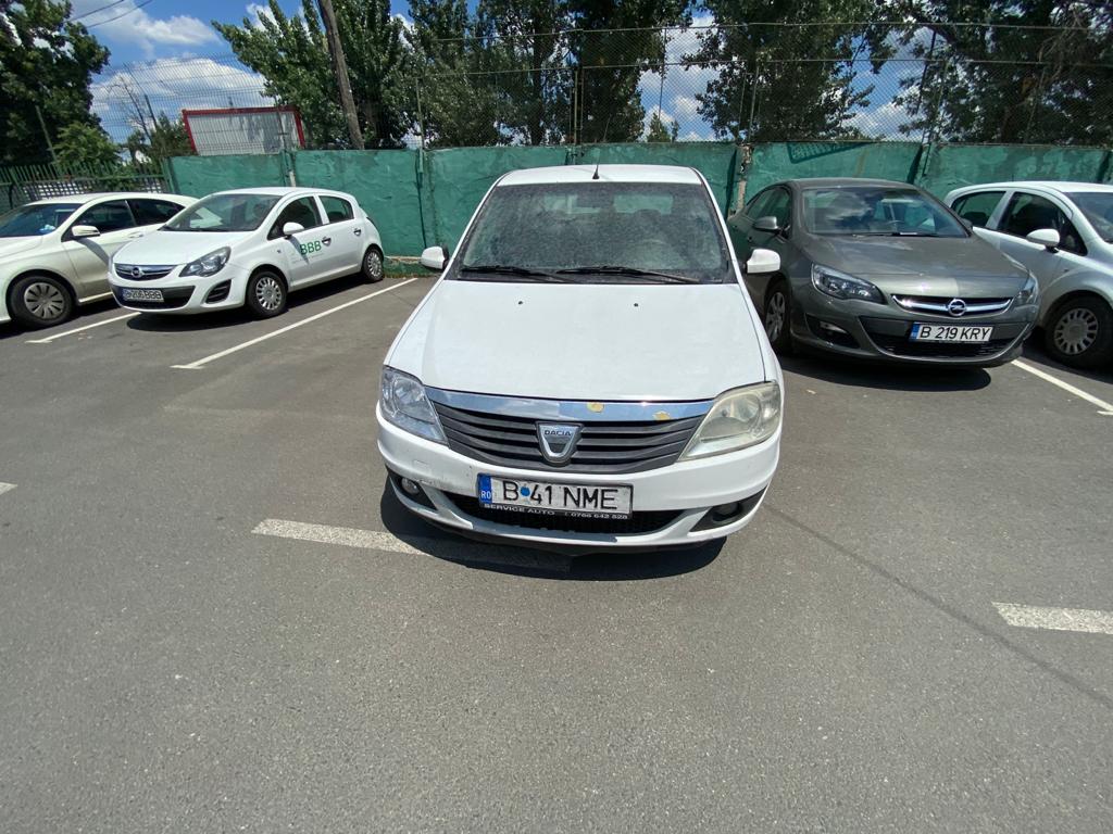 Autoturism Dacia Logan Autoturism Dacia Logan