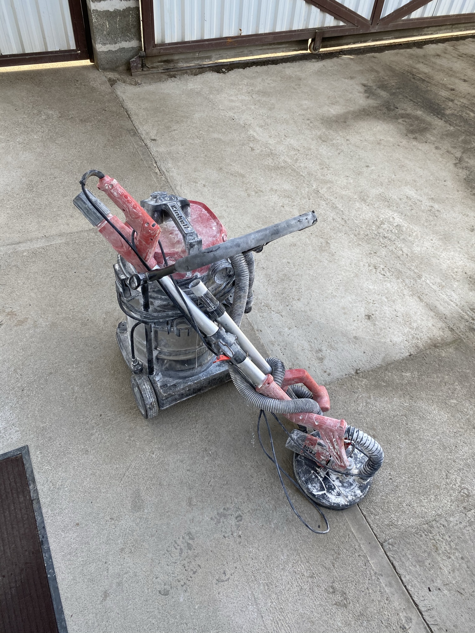 Slefuitor pereti cu brat telescopic