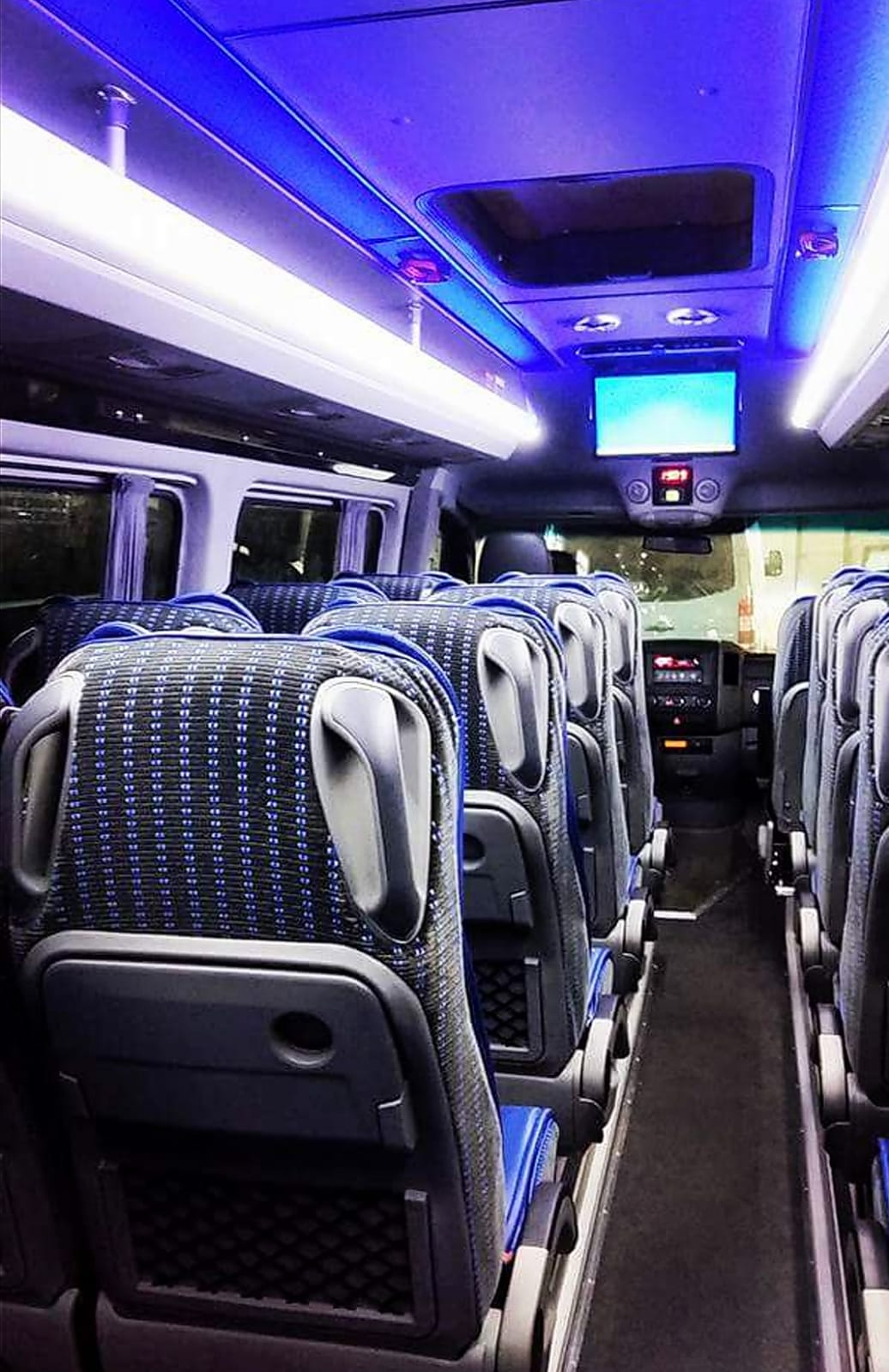inchirieri autocare midiautocare microbuze si autoturisme