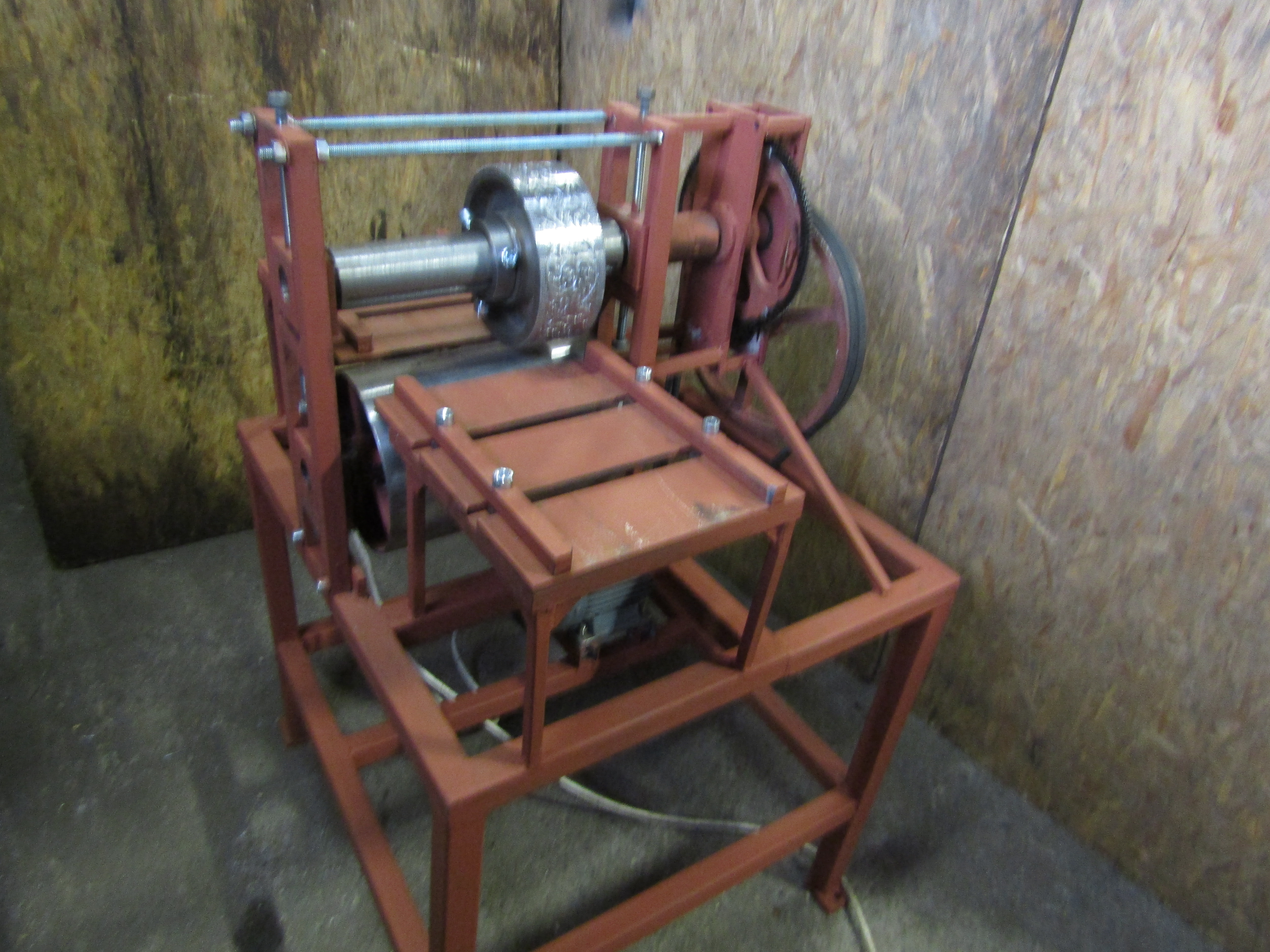 Mașina de embosat lemn