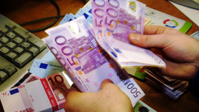 obțineți credit rapid pentru a vă plăti datoriile și facturile și pentru a vă consolida afacerea