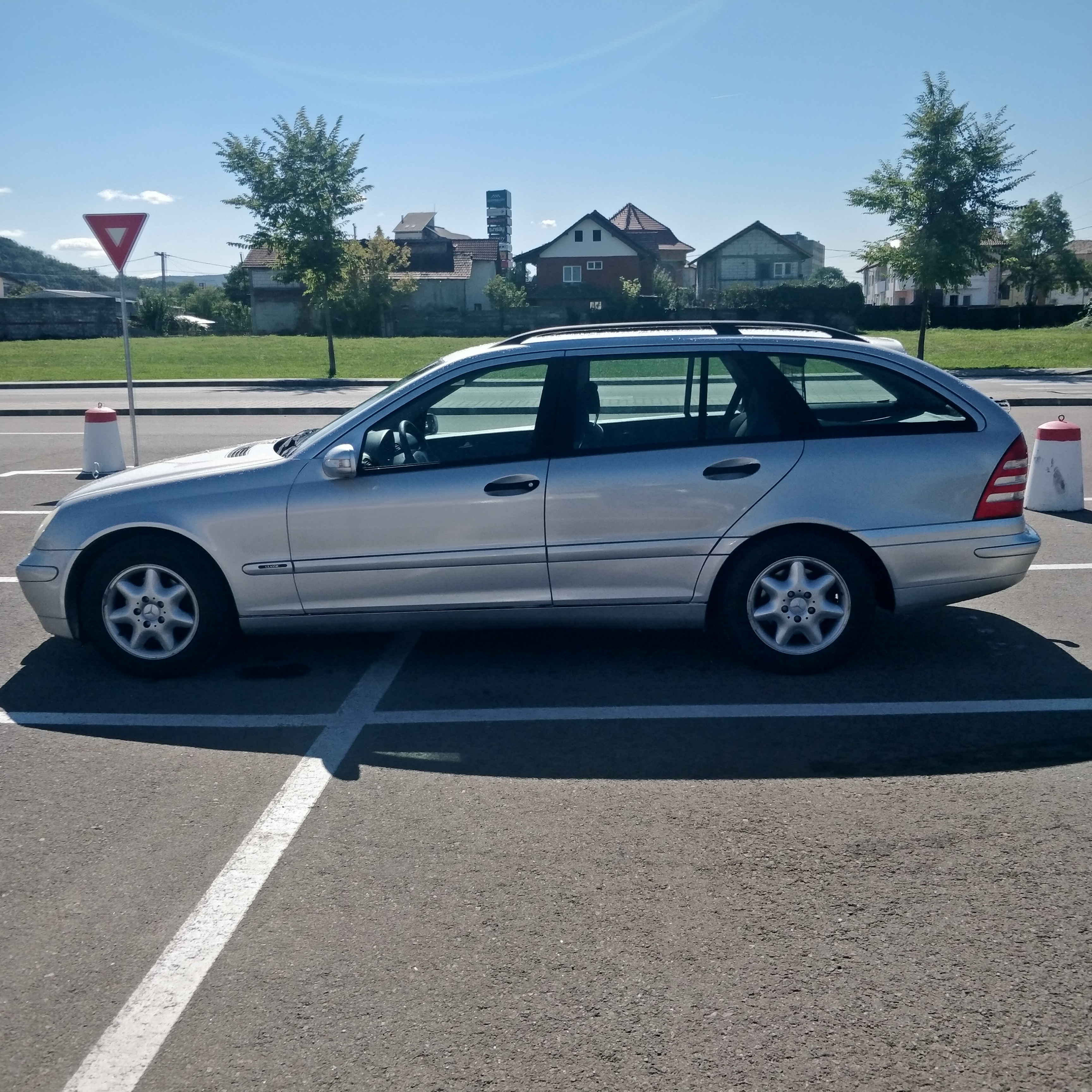 Vând Me5rcedes C180 Kompresor