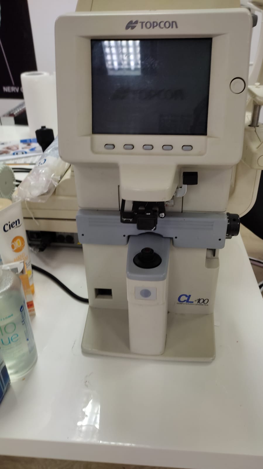 Pachet bunuri mobile specifice activitatii de optica si optometrie Pachet bunuri mobile specifice activitatii de optica si optometrie