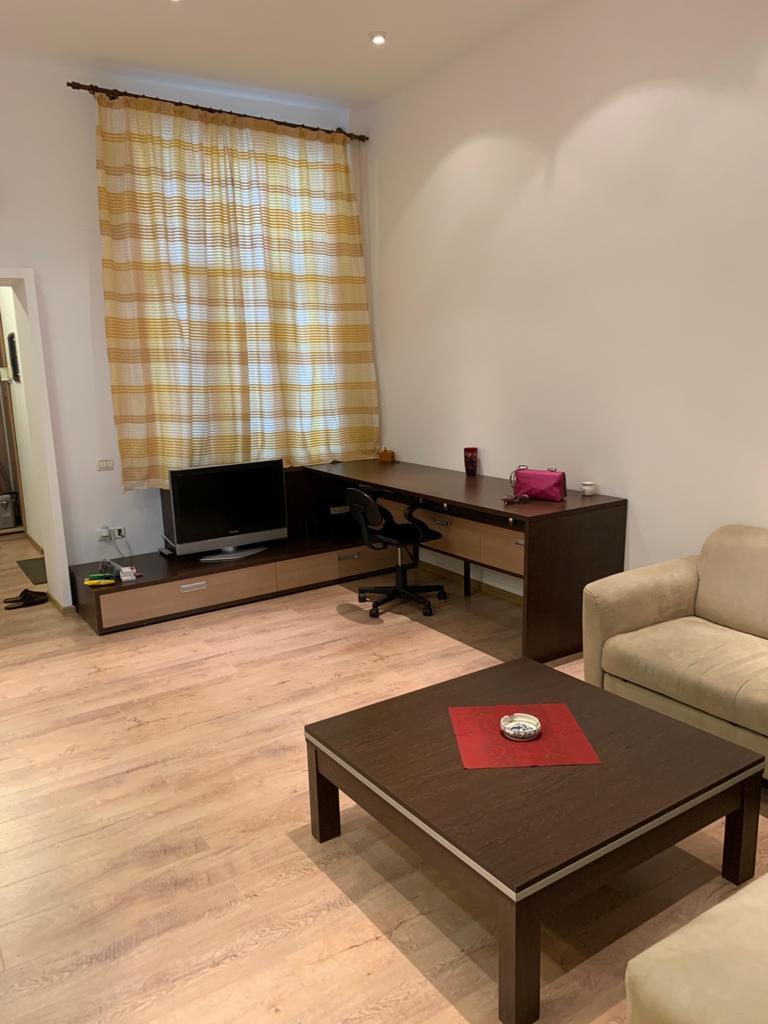 De inchiriat apartament cu 2 camere mobilat si utilat lux in zona centrala