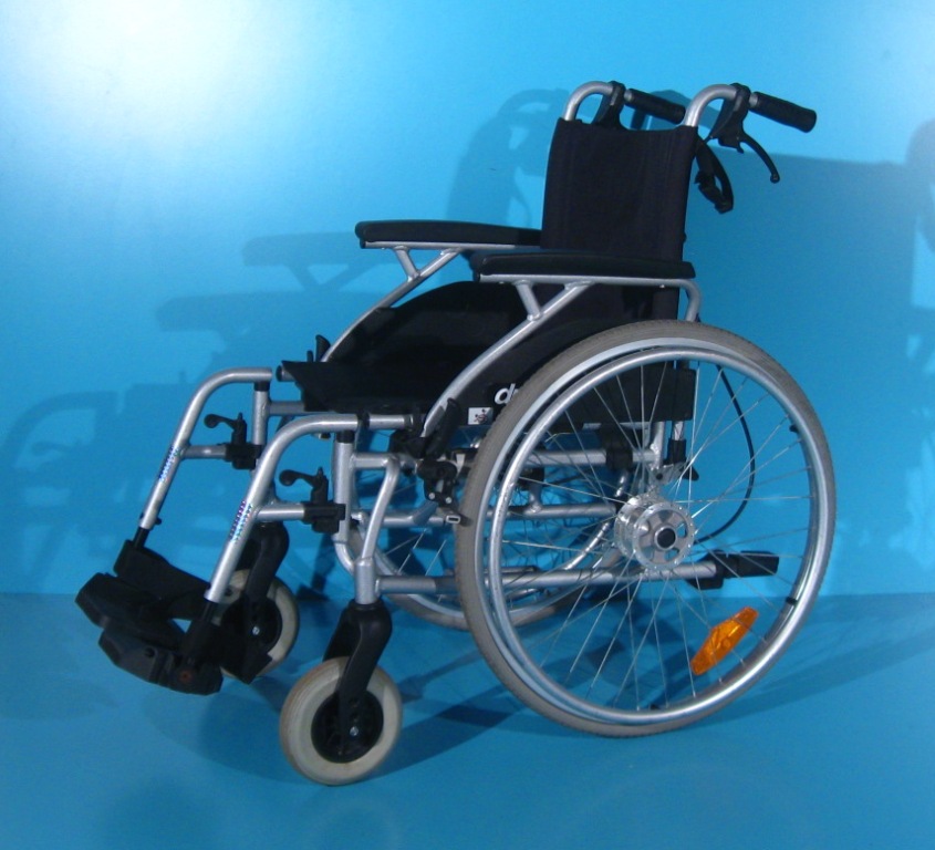Scaun cu rotile handicap din aluminiu Drive  latime sezut 42 cm