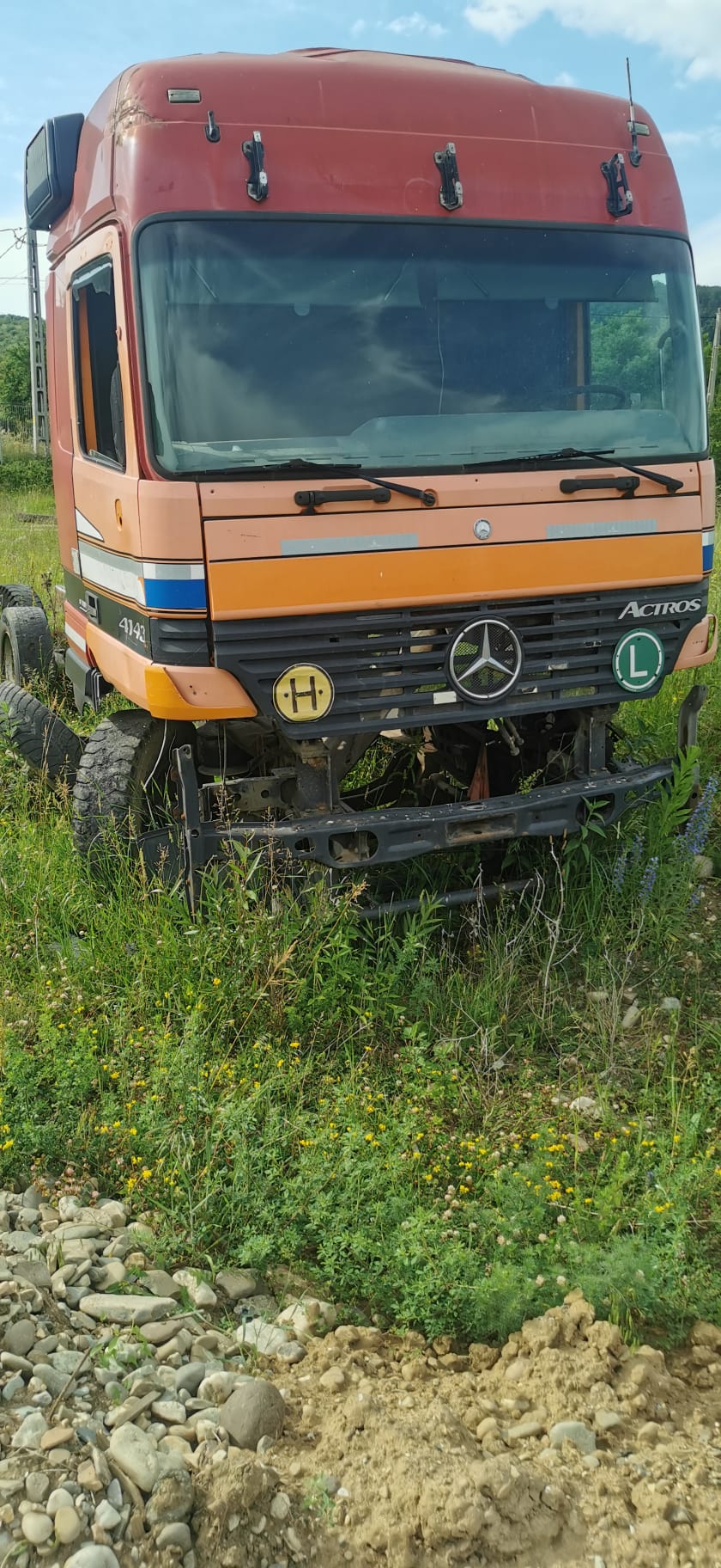 Cap Tractor Mercedes Benz
