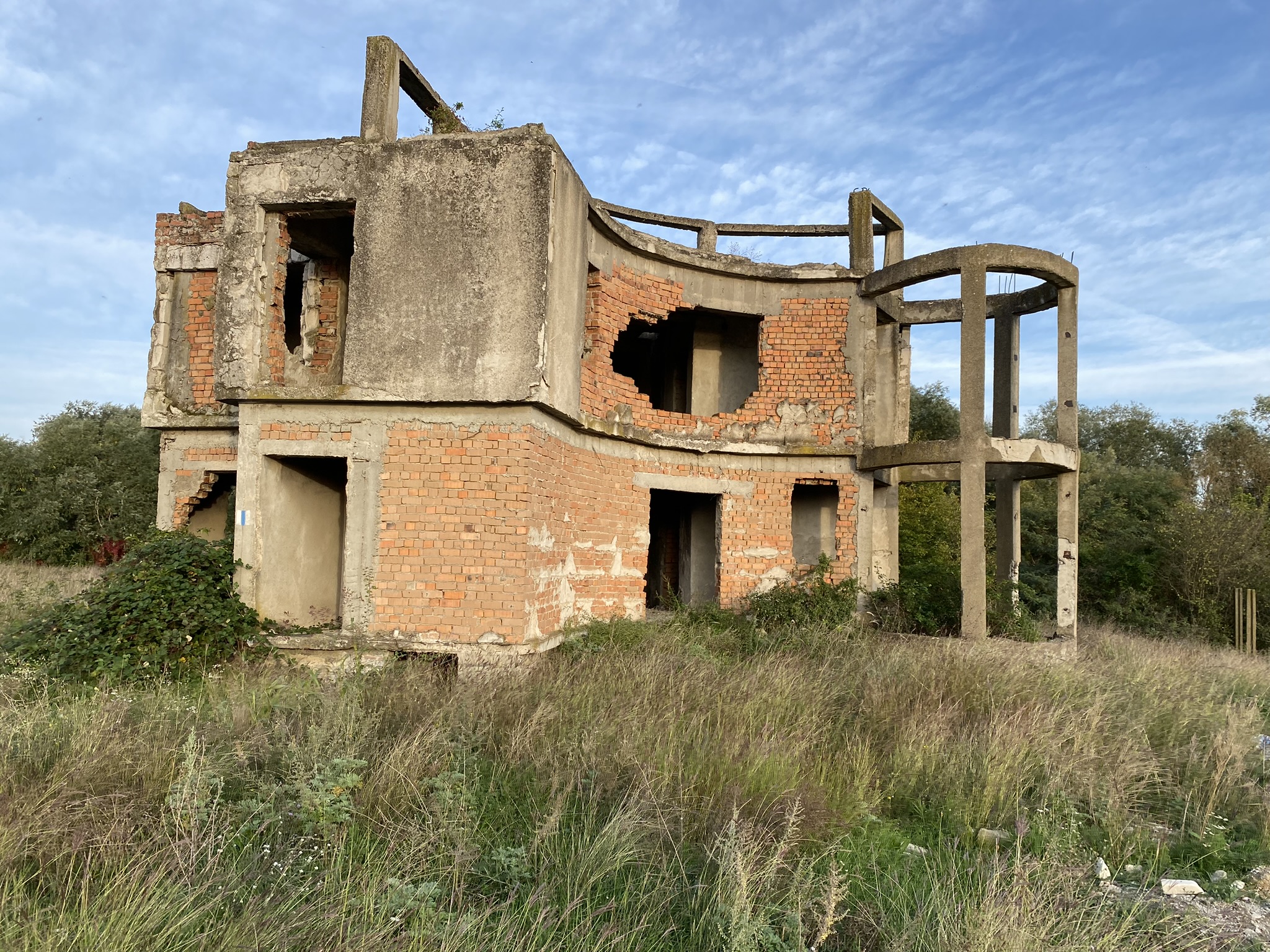 CLĂDIRE ECOLOGIZARE (TEREN + CONSTRUCȚIE)