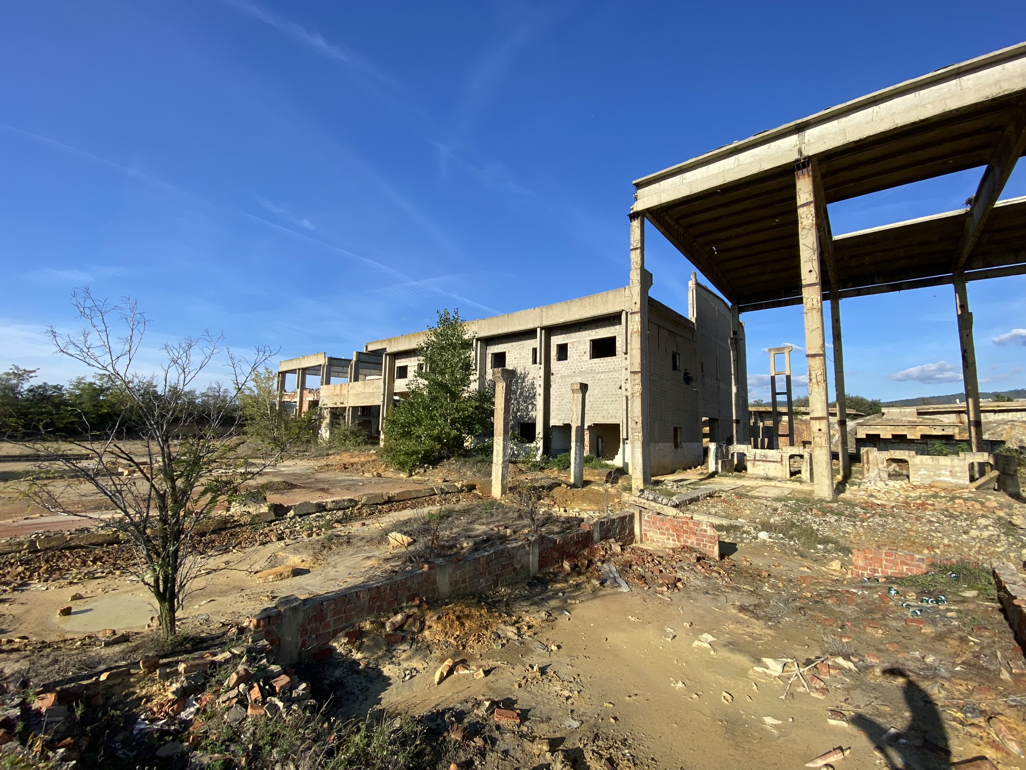 CONSTRUCȚII SITUATE ÎN PORT INDUSTRIAL