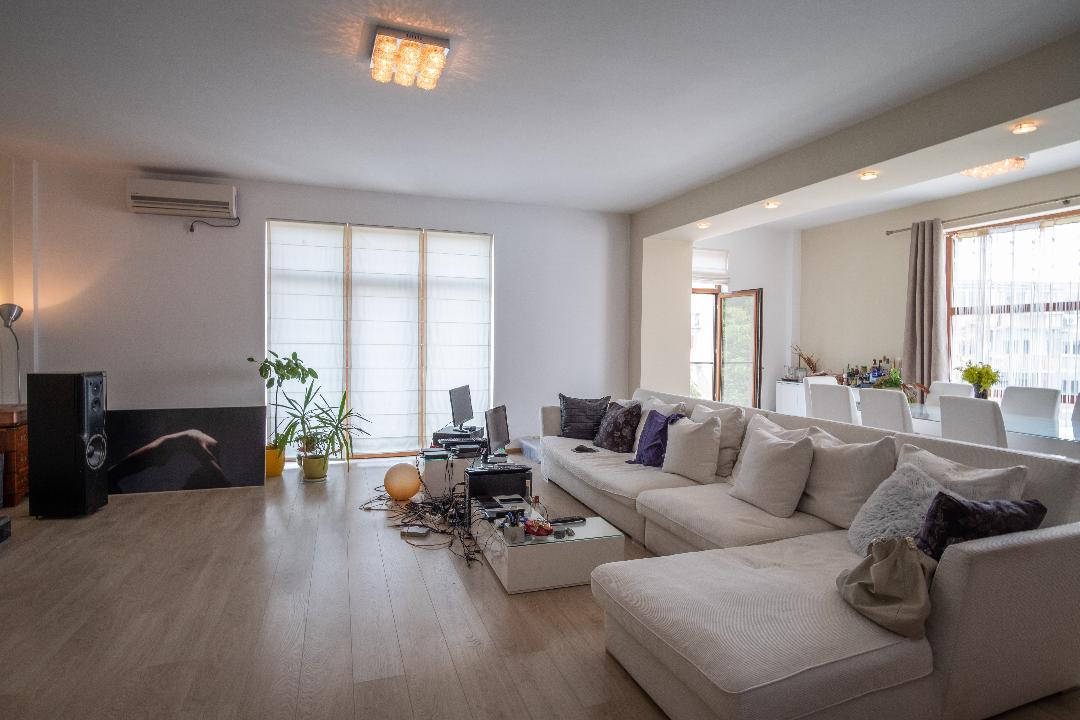 De vanzare apartament cu 2 camere(SAD), 93 mp, zona Complexului Studentesc