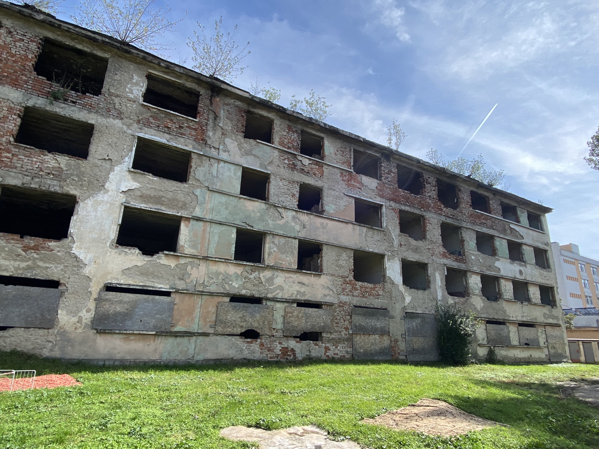 Bloc garsoniere 1 (teren + construcție)
