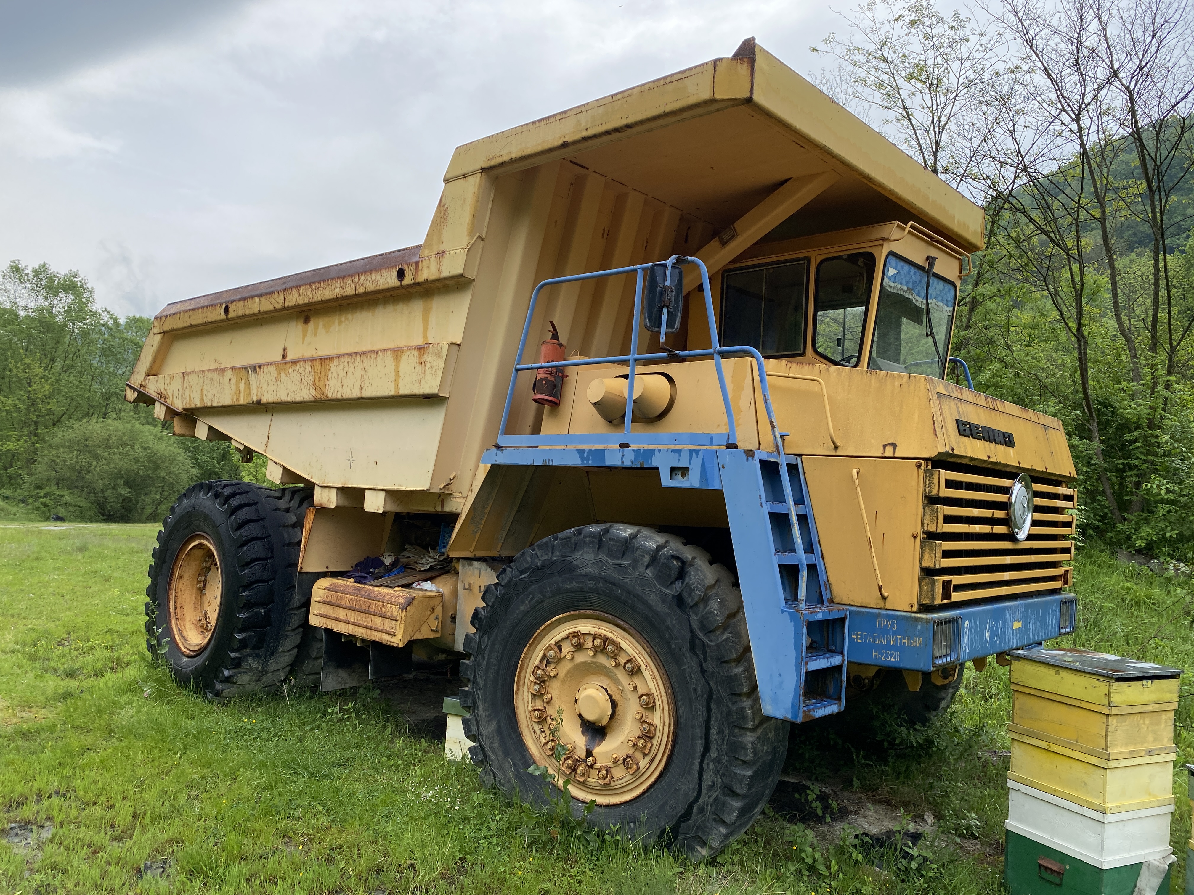AUTOBASCULANTA BELAZ