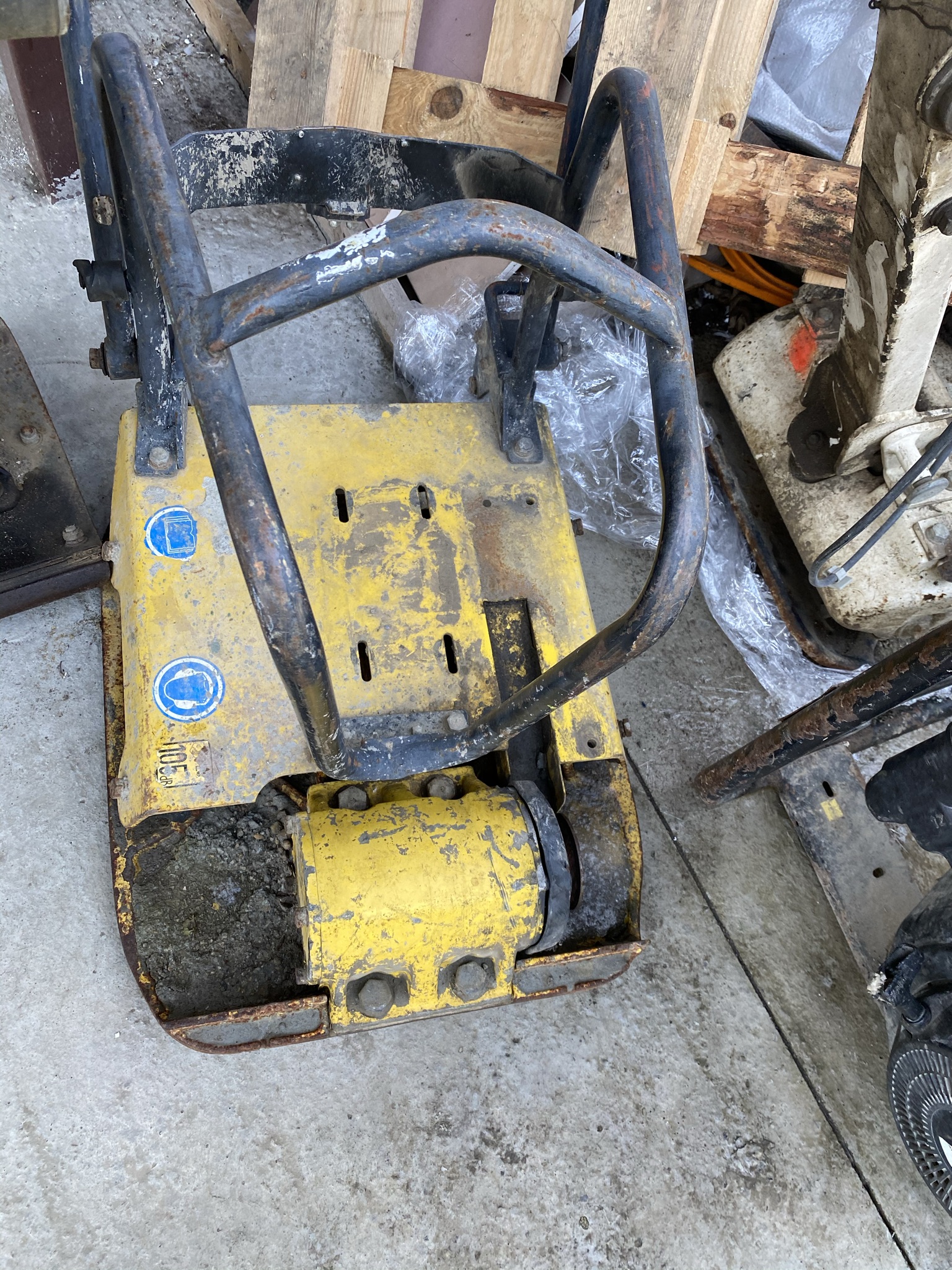 Placa compactoare reversibila