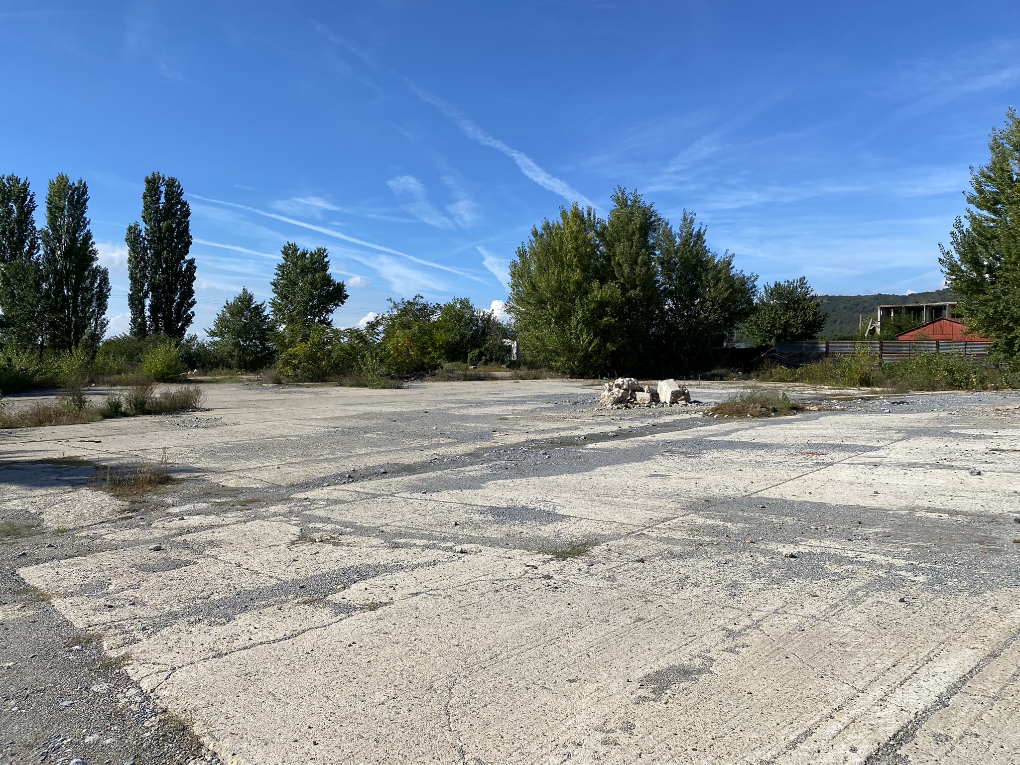 TEREN ATELIER AUTO