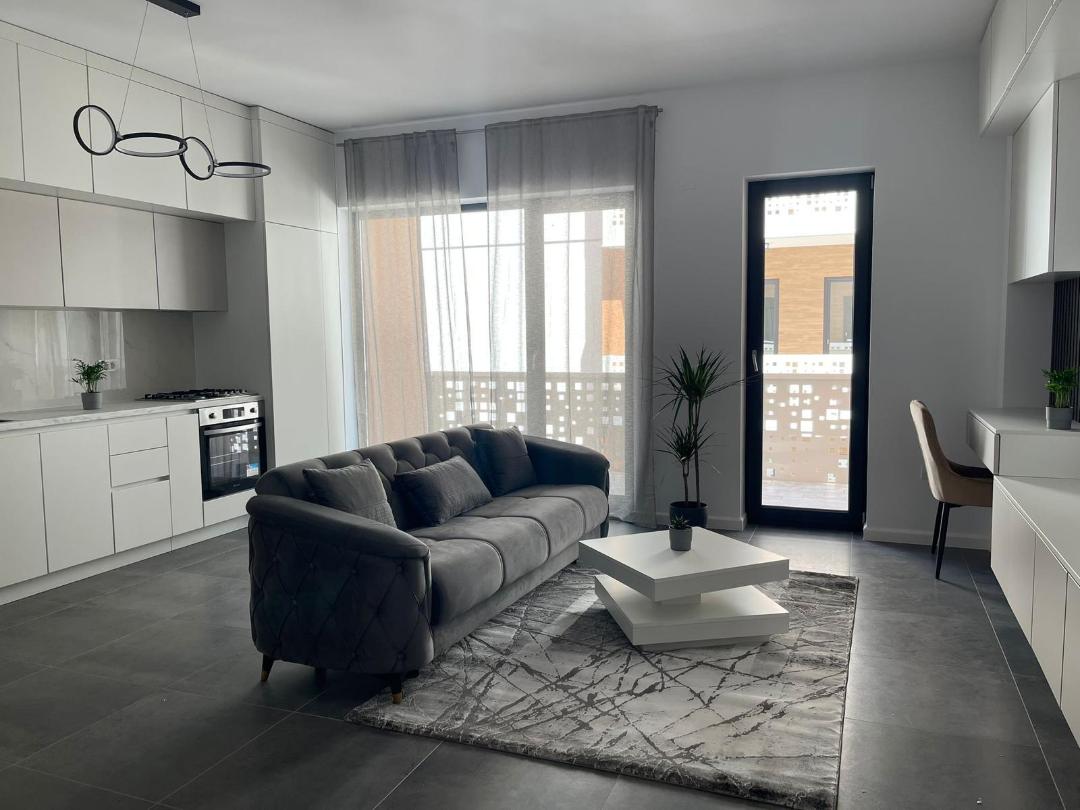 De inchiriat apartament cu 2 camere mobilat si utilat lux