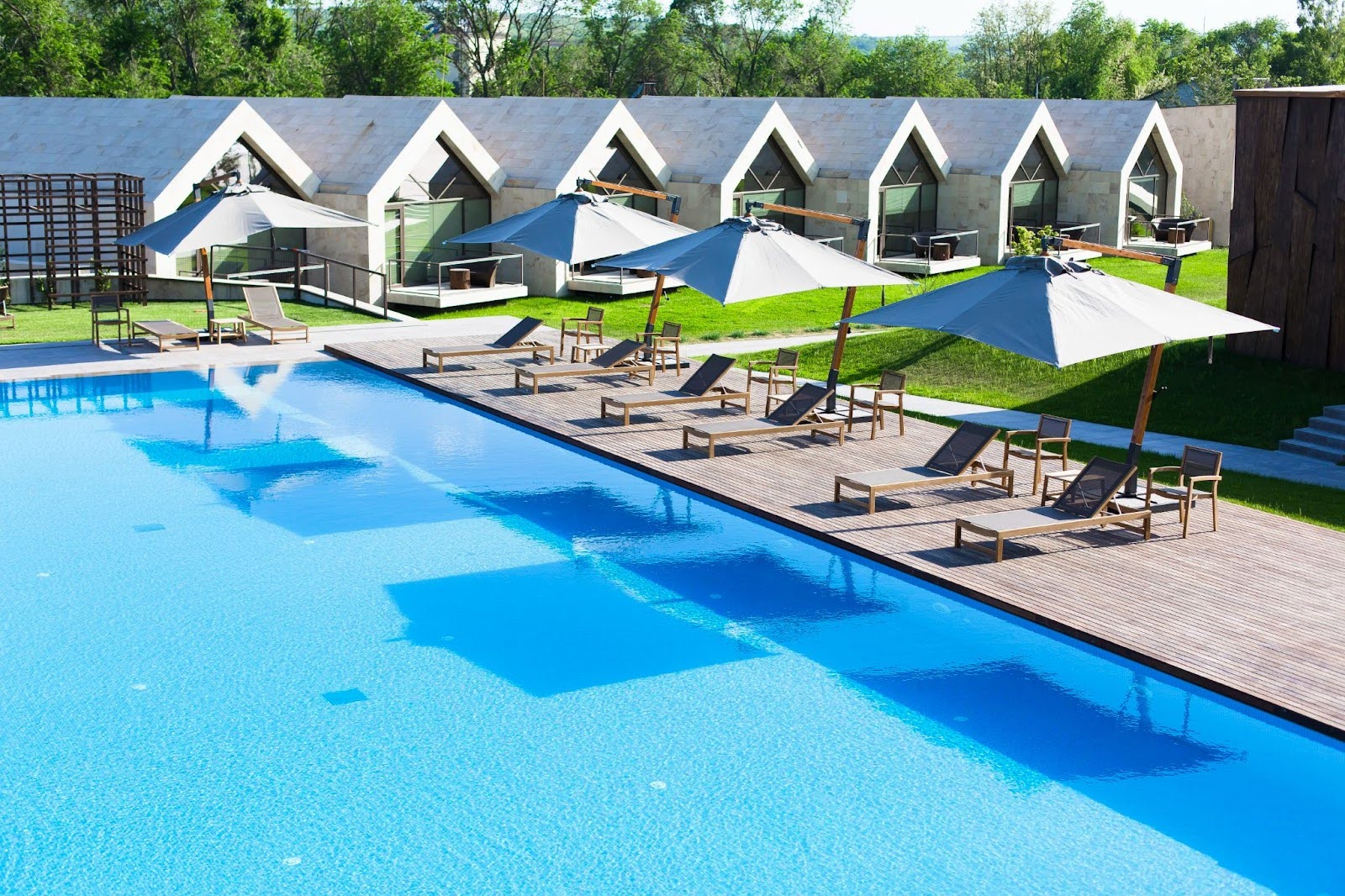 Rezervă-ți vacanța perfectă în locuri de vizitat în Moldova cu cazare confortabilă