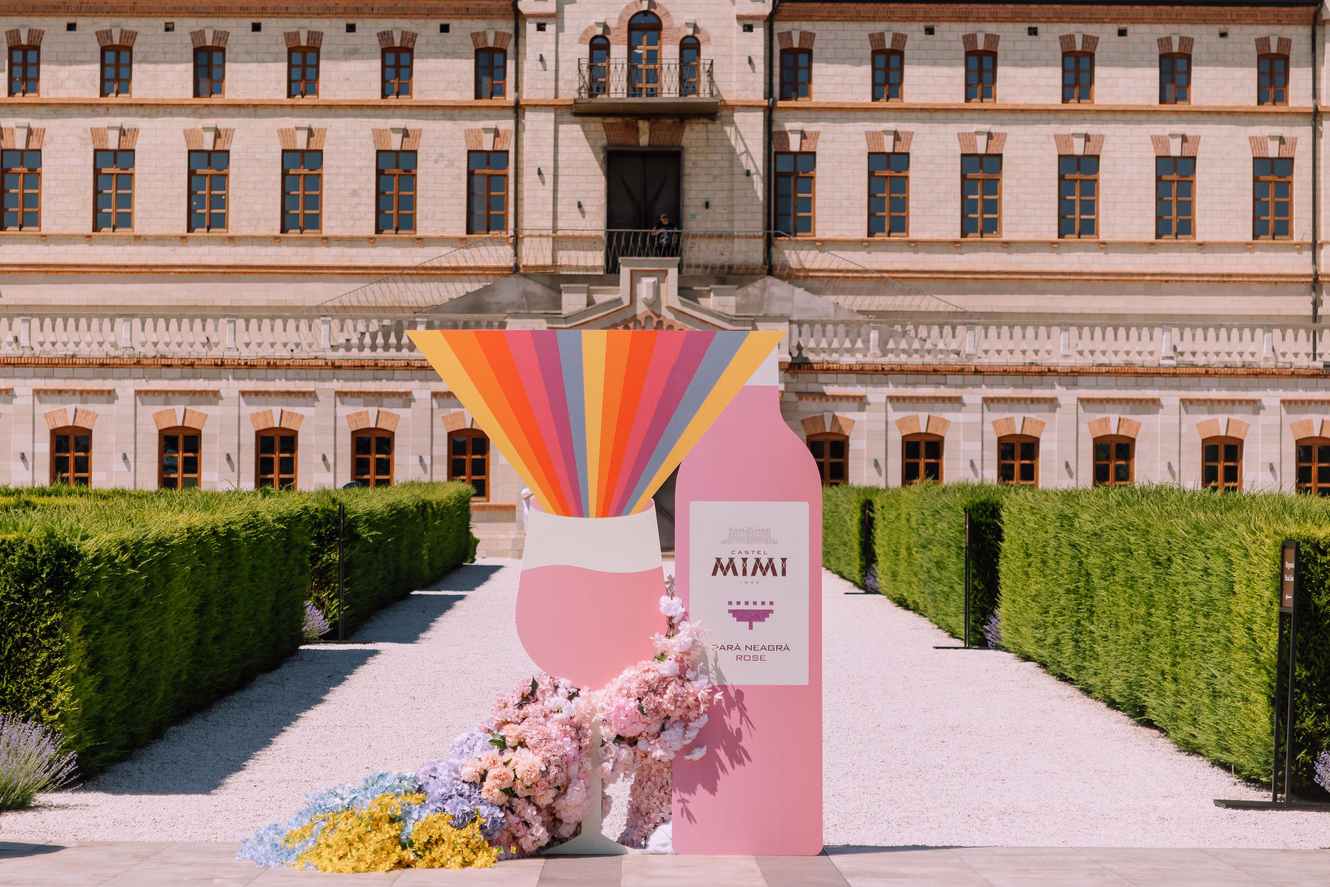 Vin rosé de la Castel Mimi – răcorește-ți vara cu un gust proaspăt și aromat! Vin rosé de la Castel Mimi – răcorește-ți vara cu un gust proaspăt și aromat!