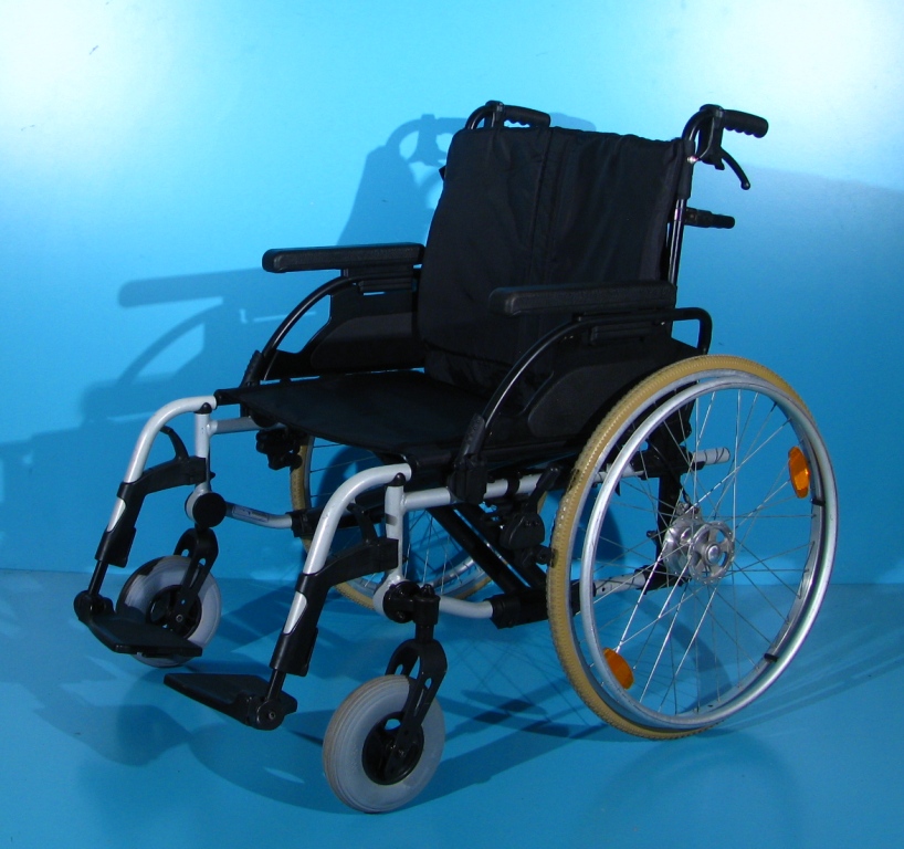 Scaun cu rotile din aluminiu Breezy