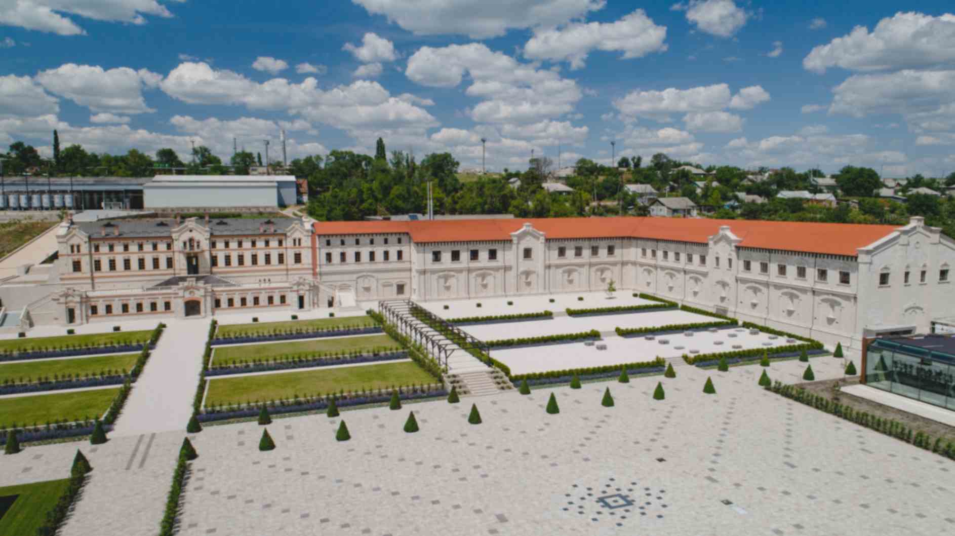 Explorează un complex turistic în Moldova unde tradiția, vinul și istoria dau viață unei experiențe autentice Explorează un complex turistic în Moldova unde tradiția, vinul și istoria dau viață unei experiențe autentice