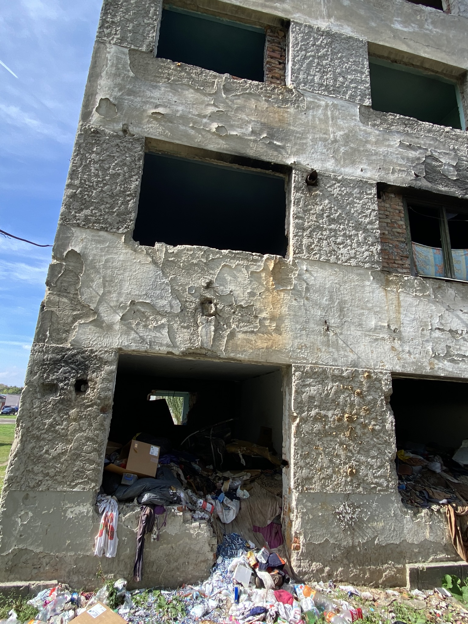 Bloc garsoniere 2 (teren + construcție)