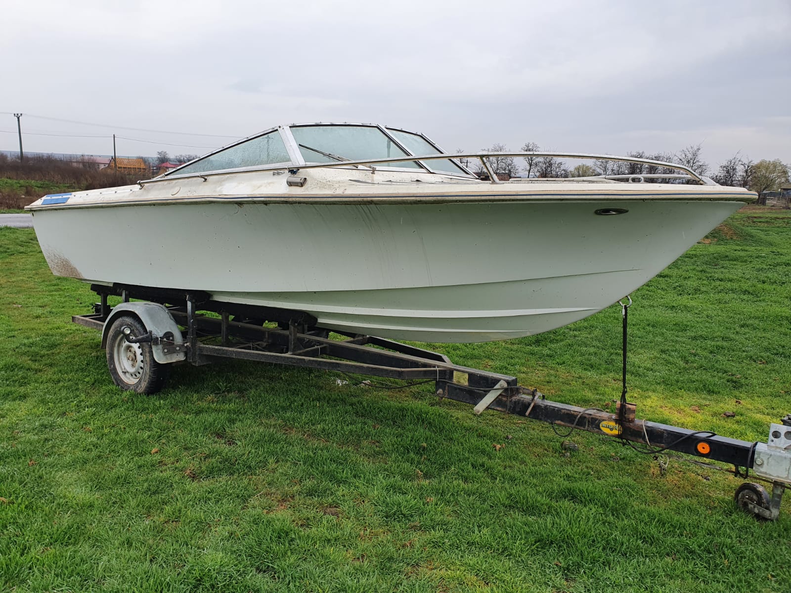 Barca marca Rosoma TIP AMF Crestliner 775 – licitatie publica