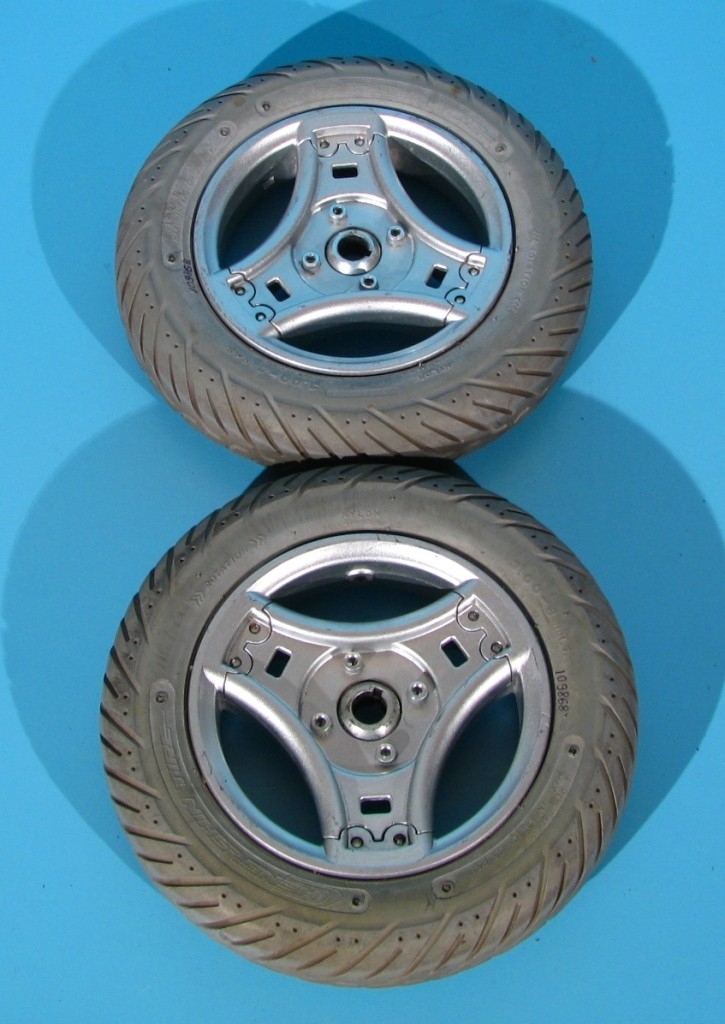 Roata originala cu cauciuc plin pentru carucior electric – 3.00-8