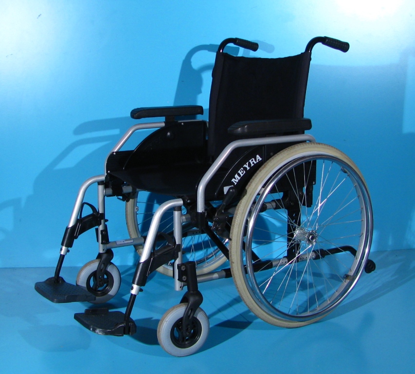 Scaun cu rotile din aluminiu – Meyra Scaun cu rotile din aluminiu – Meyra