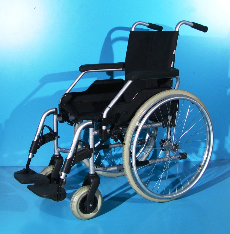 Scaun cu rotile Meyra – latime sezut 43 cm Scaun cu rotile Meyra – latime sezut 43 cm