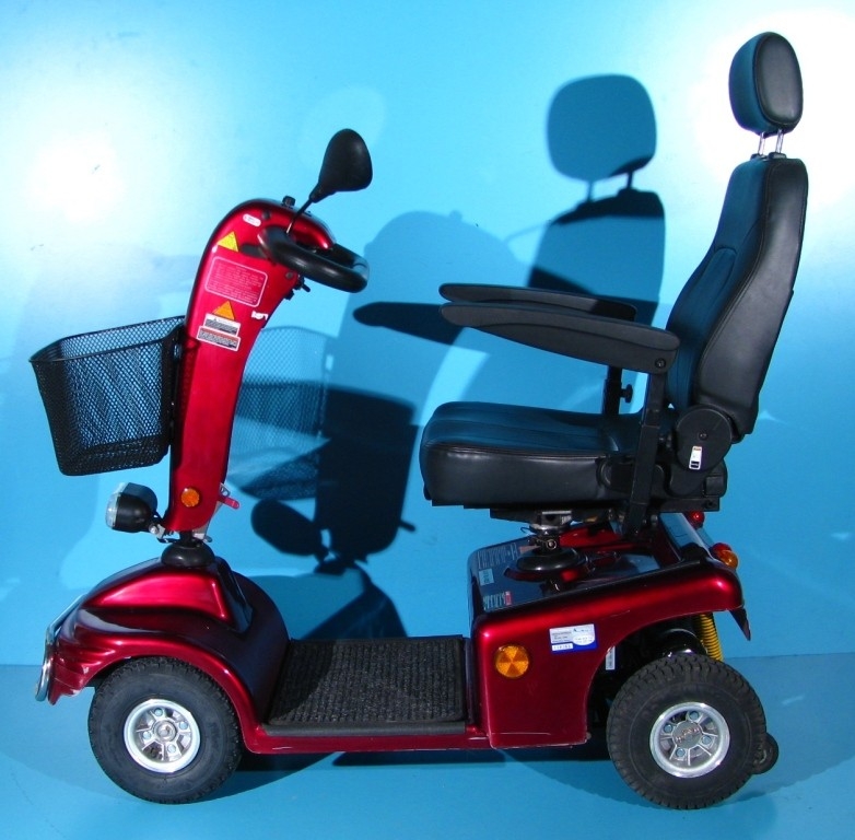 Scuter cu 4 roti pentru batrani – Shoprider