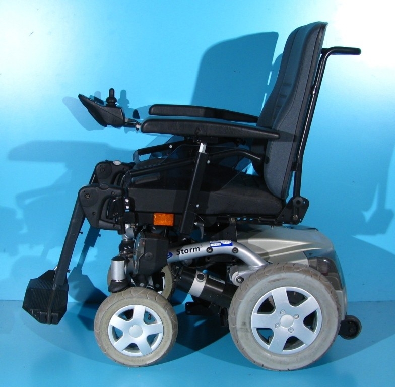 Carucior electric Invacare Storm 3 – 6 km/h Carucior electric Invacare Storm 3 – 6 km/h