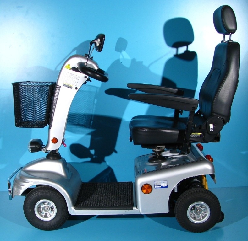 Scuter electric pentru batrani-Shoprider cu 6km/h