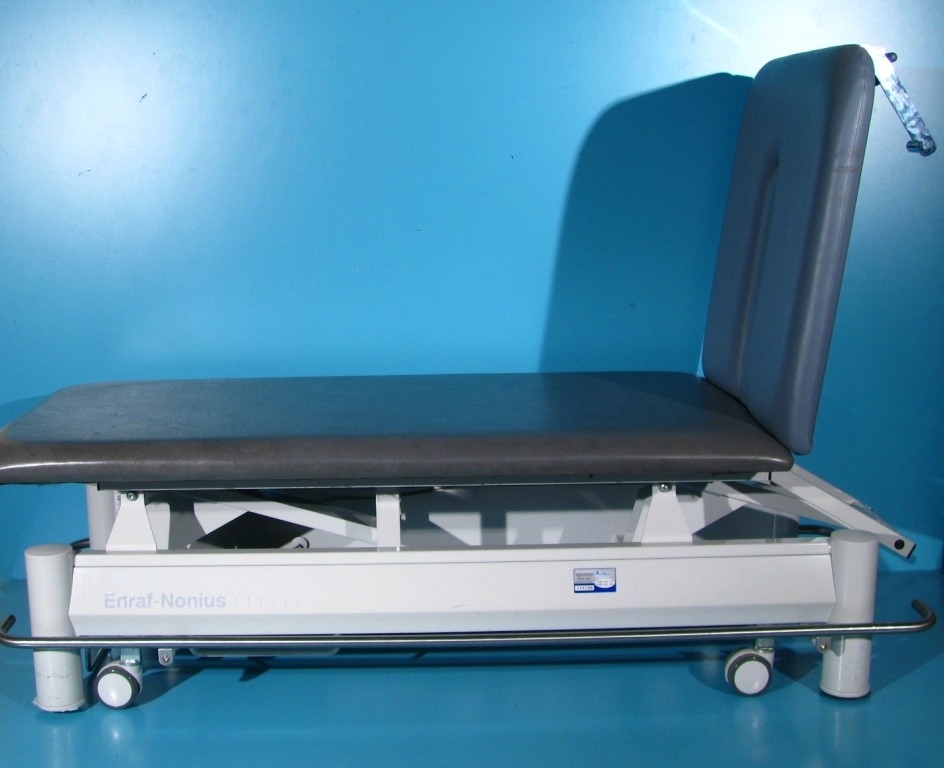 Canapea medicală electrică de tratament, terapie si masaj Enraf Nonius Canapea medicală electrică de tratament, terapie si masaj Enraf Nonius